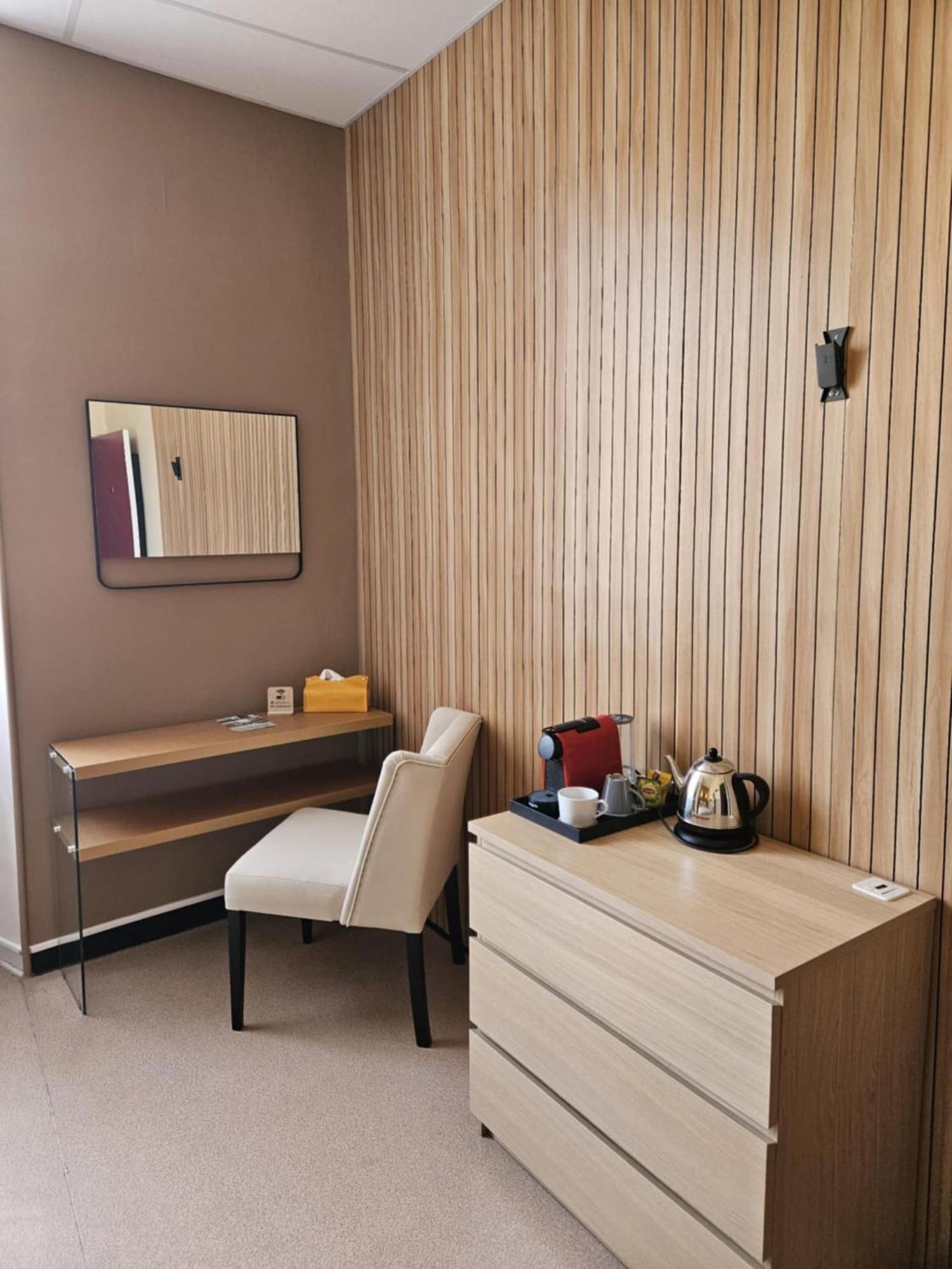 Coco Marco Hotel ニヨン エクステリア 写真